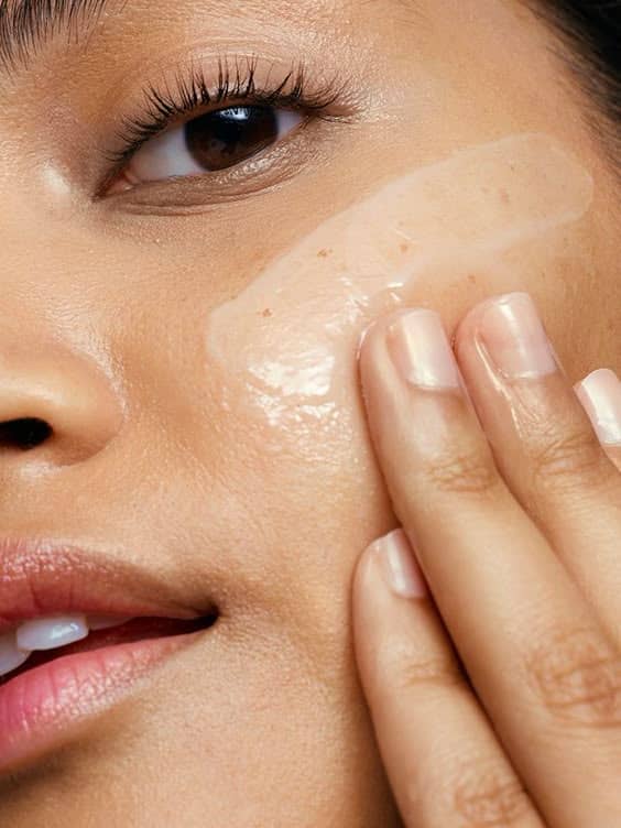 رتینول برای لک صورت چقدر تاثیر گذار است ؟ اثرات رتینول بر لک صورت
